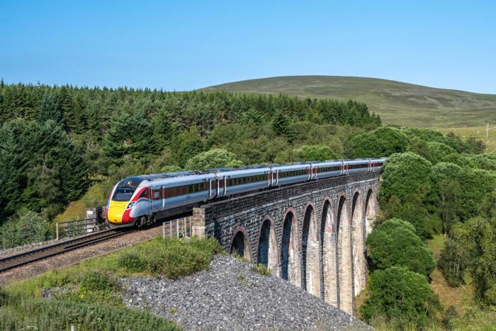 Dating from 1984, the ‘Highland Chieftain’ service was originally operated by HSTs, with Azumas taking over in 2019. On July 21 2021, 800112 is between Inverness and Aviemore, as it heads over Slochd Viaduct with the ‘Highland Chieftain’ for London. Under the current public (as opposed to working) timetable, northbound trains leave King’s Cross at 1200 and arrive in Inverness at 2007, while southbound trains depart from the Highland city at 0755 and arrive in London at 1549. NIGEL CAPELLE.