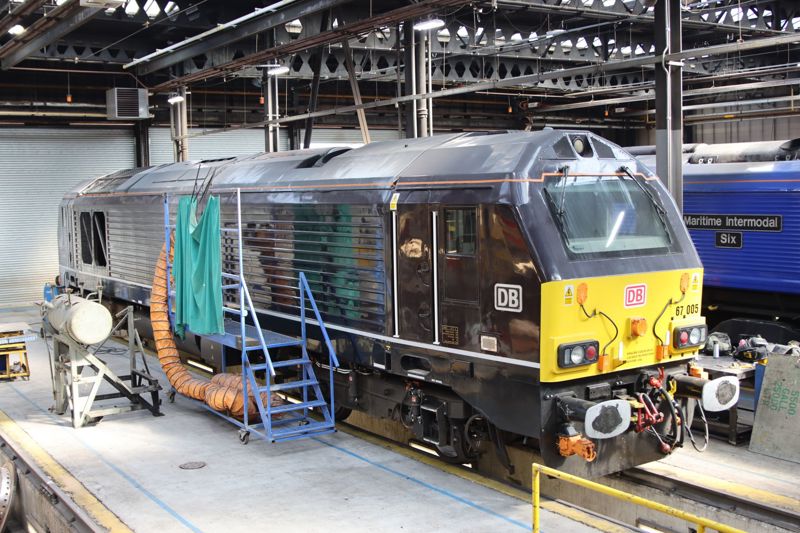 67005 undergoing a refresh prior to being renamed from Queen's Messenger to King's Messenger in March 2025. DB CARGO UK.