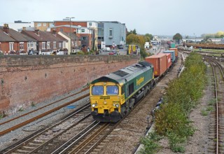 Freightliner 66558 at Eastleigh on October 16 2014. RICHARD CLINNICK.
