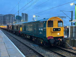 Romic has bought two of Michael Owen’s Class 20s (20007/205). On February 21, they stand at Watford Junction with 20142 Sir John Betjeman, having arrived with the 1315 UK Railtours charter from Bewdley. PIP DUNN