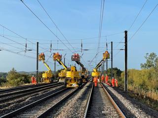 OLE work south of Bedford on the Midland Main Line in October 2023. NETWORK RAIL.