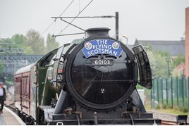 Flying Scotsman: Network Rail issues trespass warning