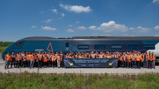 Colleagues from Alstom, Angel Trains and Avanti West Coast in front of the final refurbished Pendolino at Widnes. AVANTI WEST COAST.