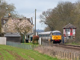 UK Rail Leasing Class 56 takes prototype High Speed Train to Nene Valley Railway