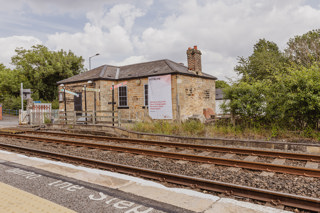 Heighington station. HITACHI.