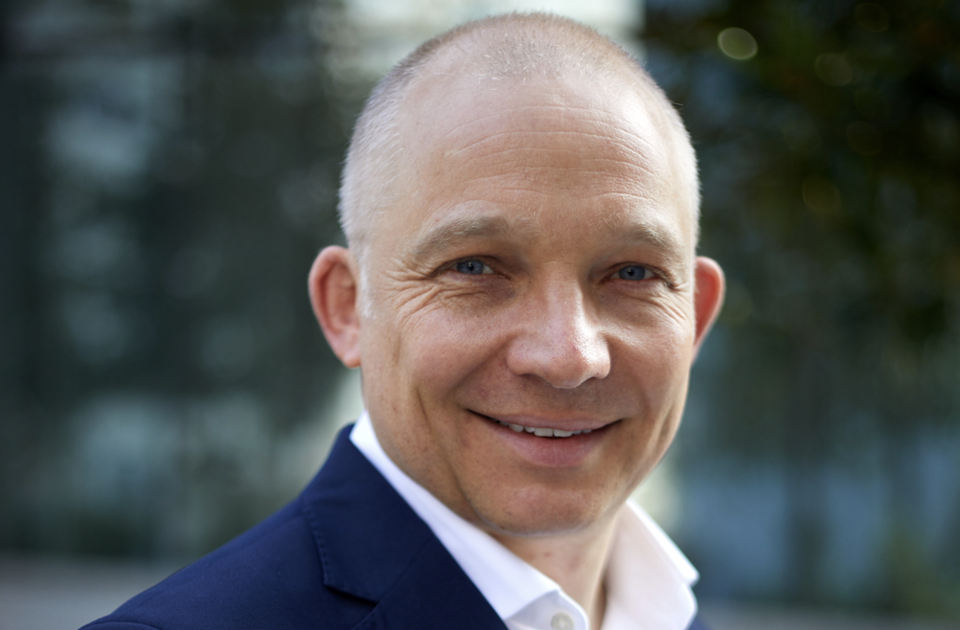 Will Rogers departs as Managing Director of East Midlands Railway; ongoing train issues prompt leadership change.