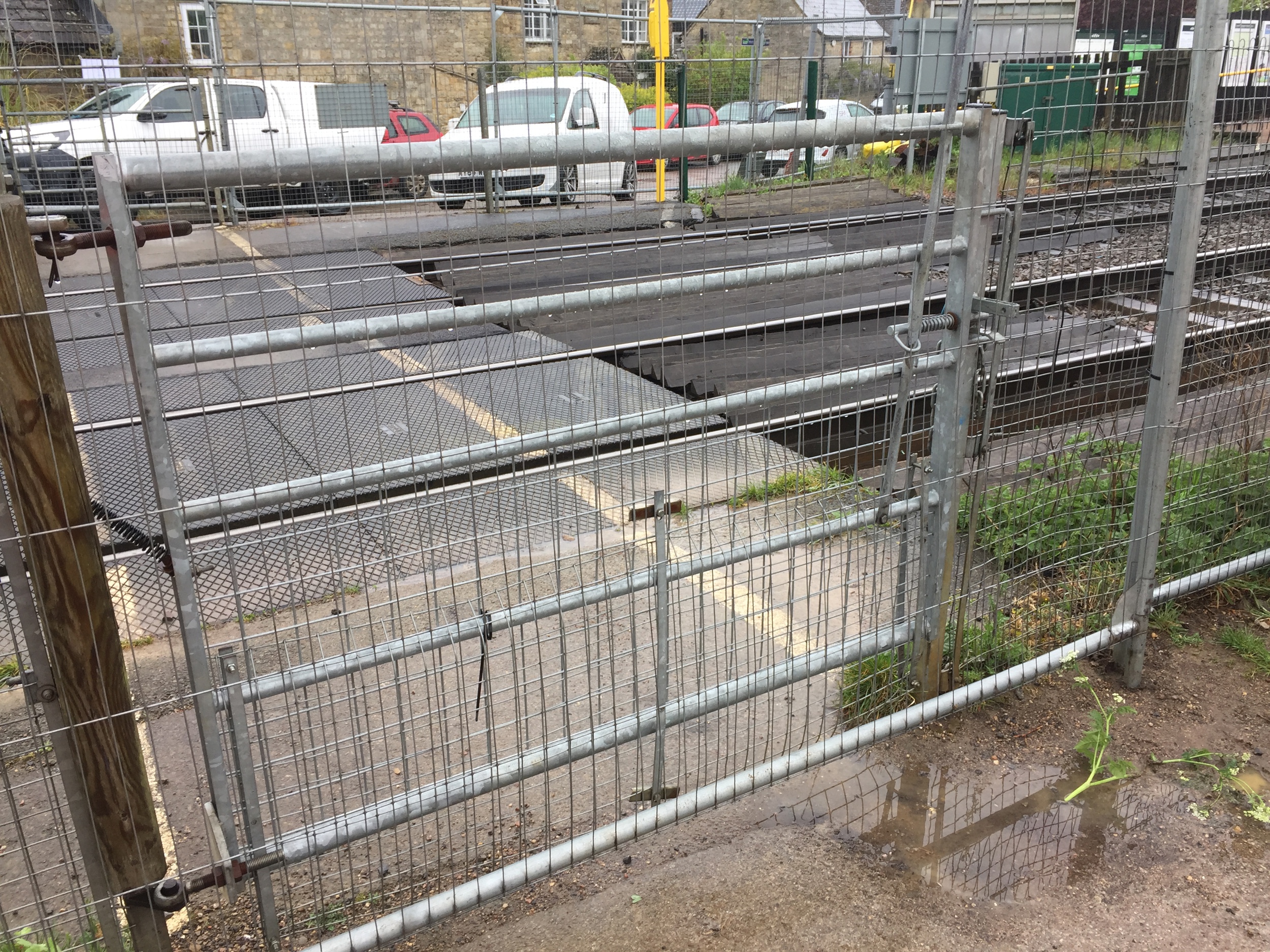 Tackley crossing after its temporary closure in April 2020. NETWORK RAIL.