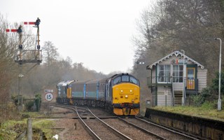 37405 enters Brundall on December 19. STEVE POTTER.