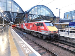 VTEC 91132 at London King's Cross. RICHARD CLINNICK.